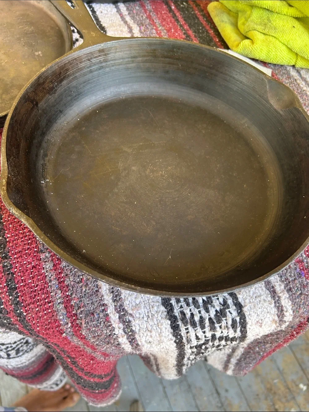 3pc cast iron vintage skillet set